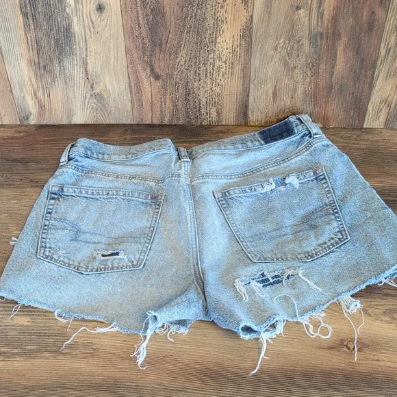 American Eagle Destroyed Distressed Jean 90s Boyfriend Shorts 14       F196 - Picture 4 of 8